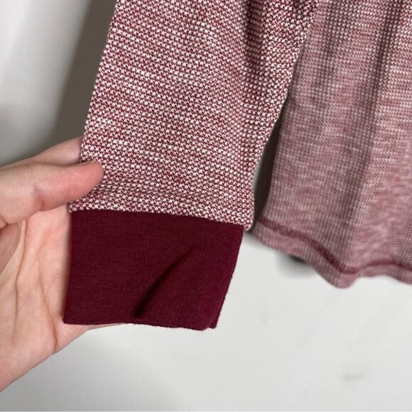 Old Navy Boys Size XS 5 Burgundy Waffle Long Sleeve Top Shirt Crewneck Casual - Picture 4 of 10
